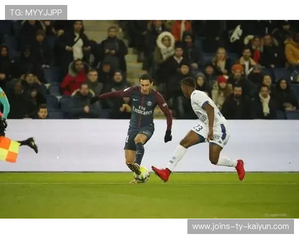 内马尔灵性停球巧妙破防，巴西左翼持续闪光