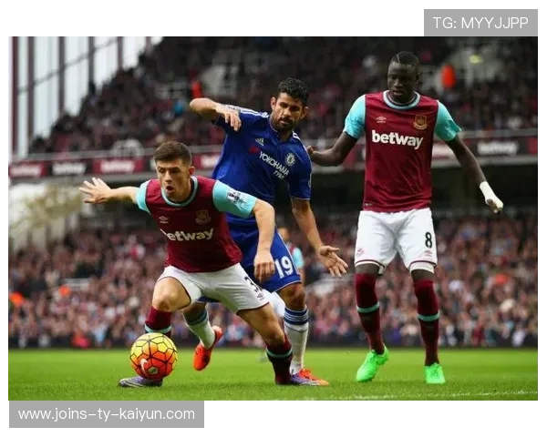 切尔西加拉格尔中路盘带摆脱后推射破门,英超赛场的精彩瞬间 切尔西加拉格尔中路盘带摆脱后推射破门,英超赛场的精彩瞬间